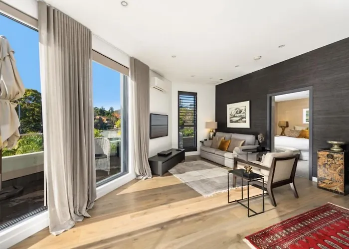 B312S - Luxury Waverton Apartment