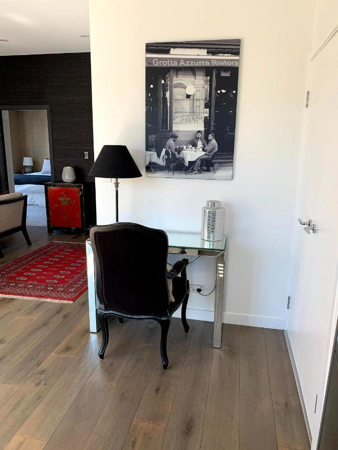 B312s - Luxury Waverton Apartment